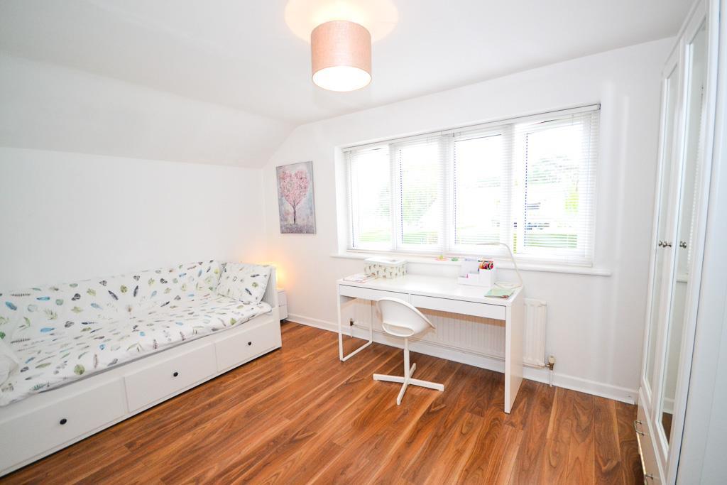 Larch Way, Ferndown Castleman Estate Agents